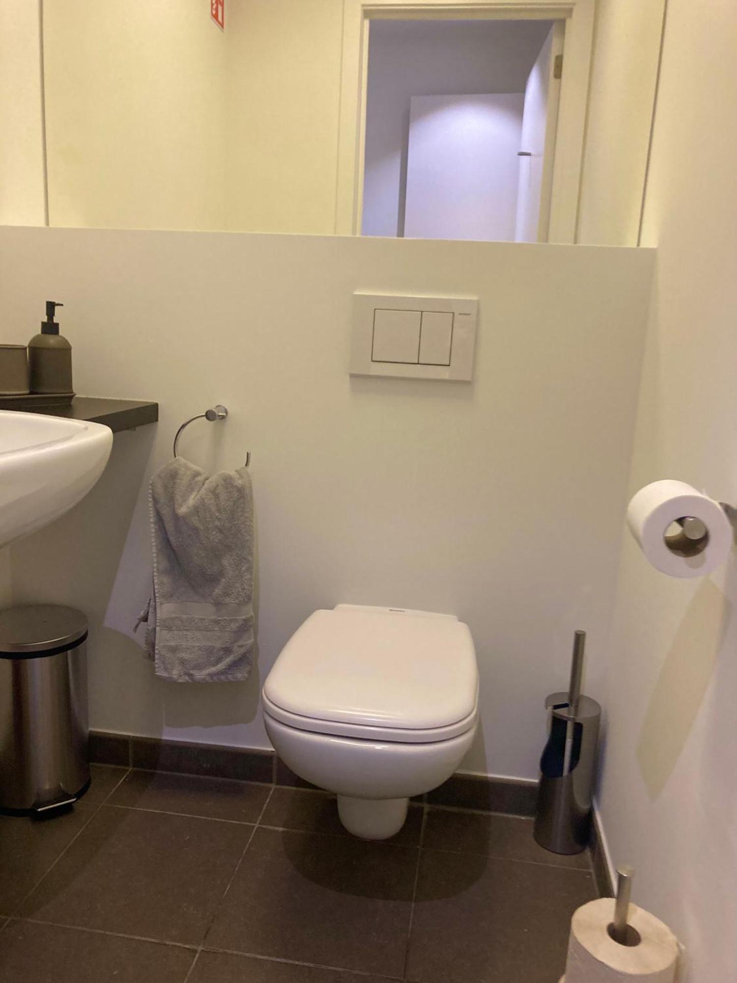 London Tower Apartments - أنتويرب الغرفة الصورة